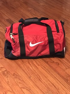 red nike duffel bag