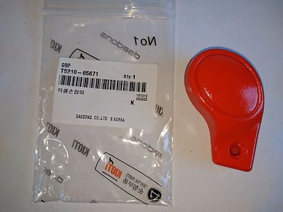 New OEM KIOTI T5210-65671 Orange Rubber Handle Throttle Grip - on CS2410 tractor