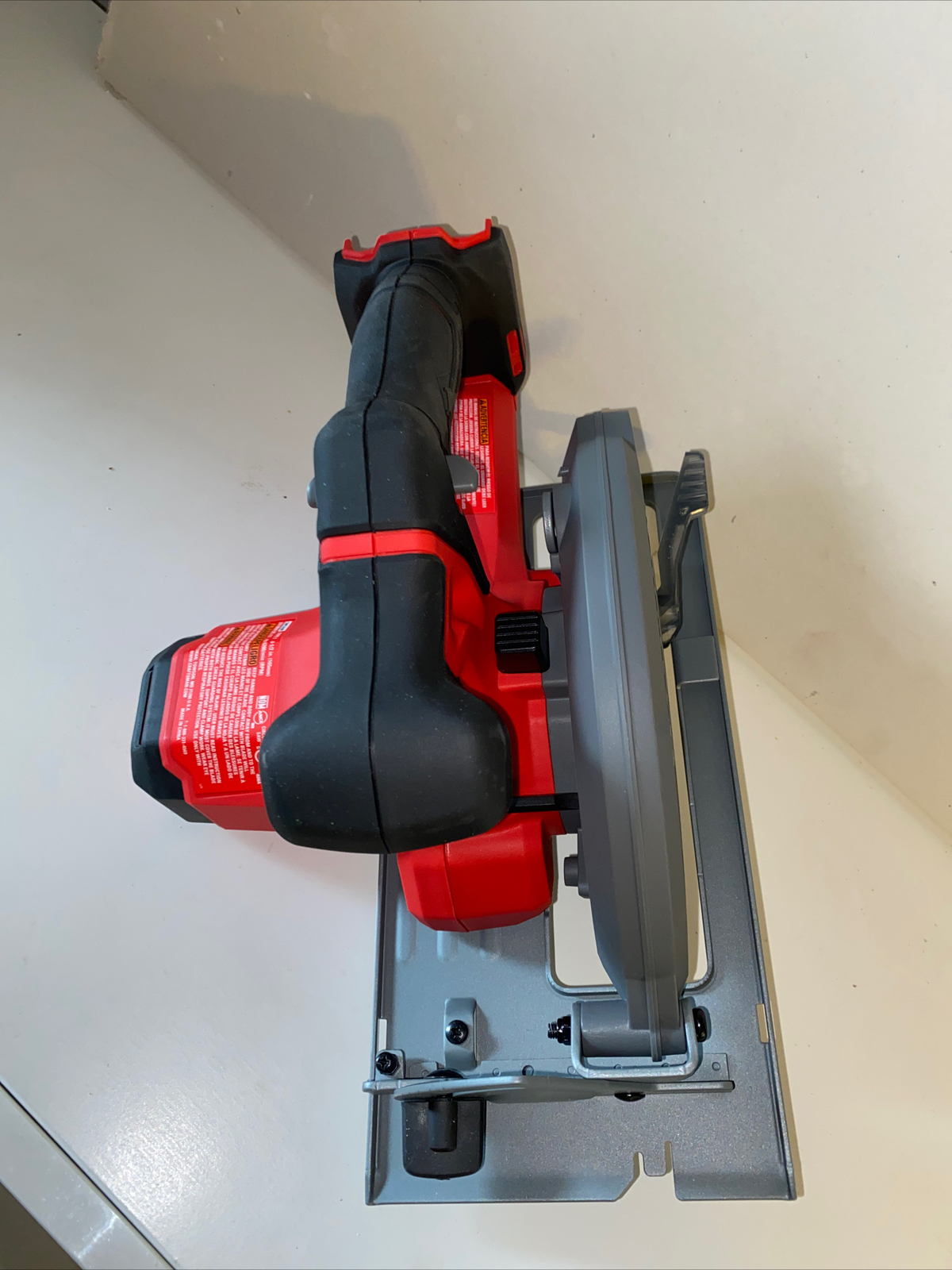 Craftsman CMCS500B Cordless Compact Circular Saw V20 6-1/2 Inches Saw Tool Only
