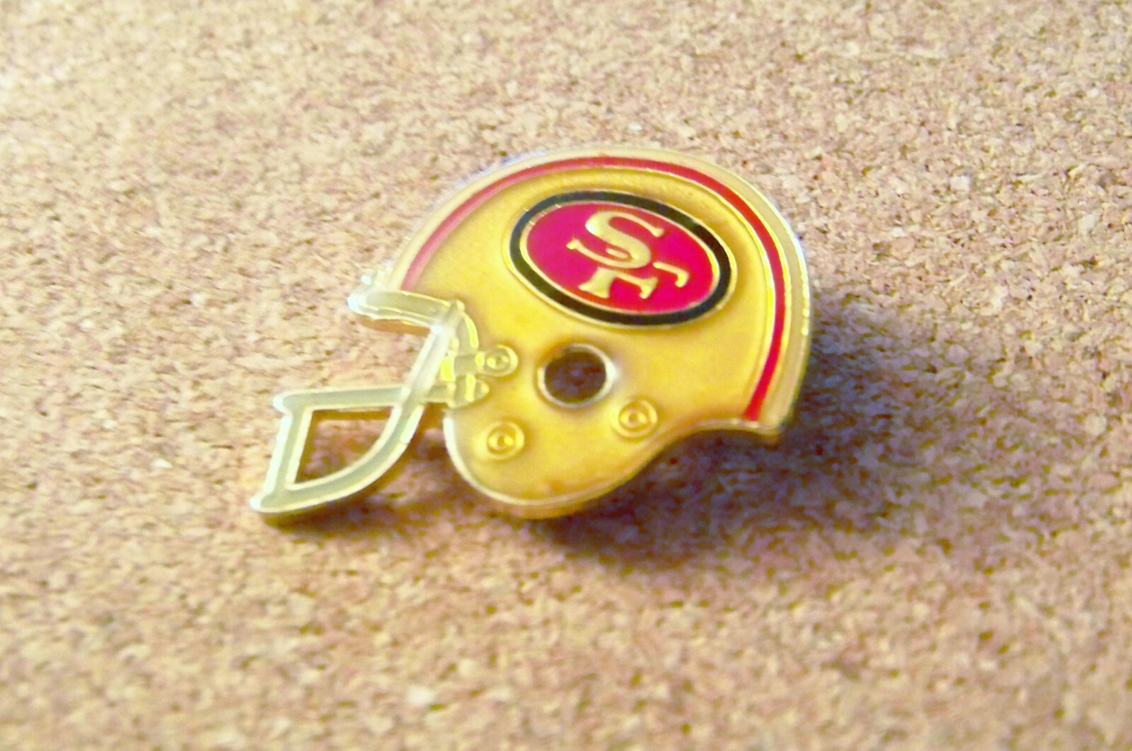 SF San Francisco 49ers helmet logo brooch pin gray face mask left facing bll
