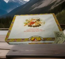 Cigar Box La Gloria Cubana Corona Gorda Collection Empty White Wood Guitar Box?