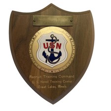 VTG 1958 USN COMMAND Military Plaque Recruiting Brass on Wood Navy 1958