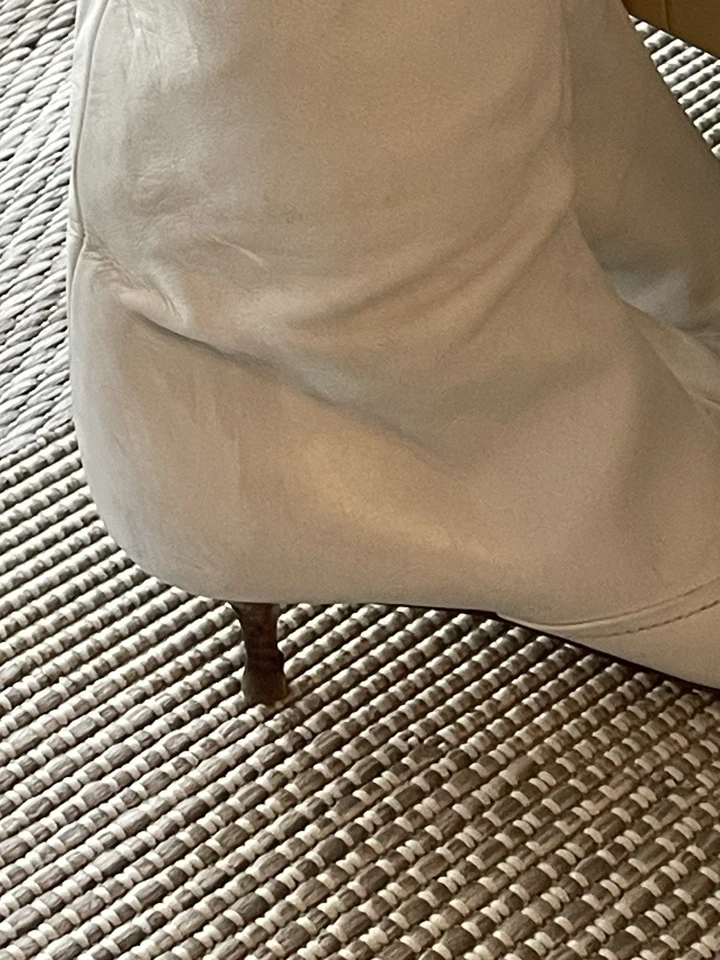 SERGIO ROSSI BELLES BOTTES VINTAGE CUIR BLANC P38,5 BOUTS POINTUS petits talons - Photo 3/4