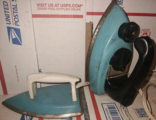 Vintage Wolverine & Nassau Tin Toy Iron Turquoise w/  Handle & Cord 50s-60s