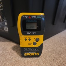 Sony Walkman Sports FM/AM Radio w Clip Yellow SRF-M70 Tested and Working Vintage