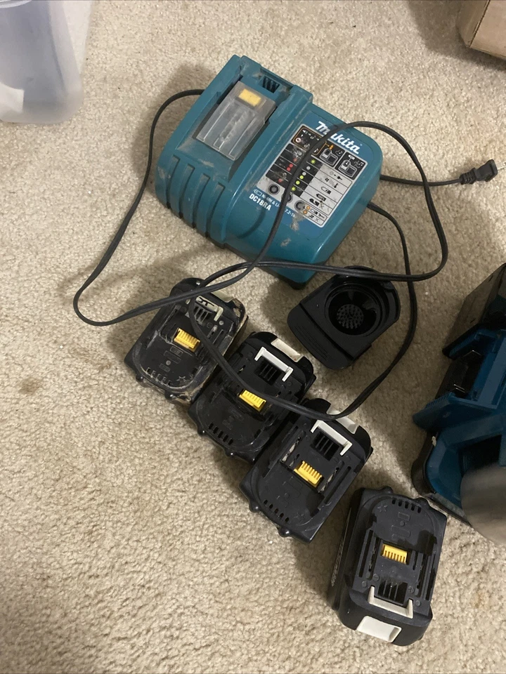 Paquete de cafetera de iones de litio Makita DCM501 18 V Foto 3 de 4