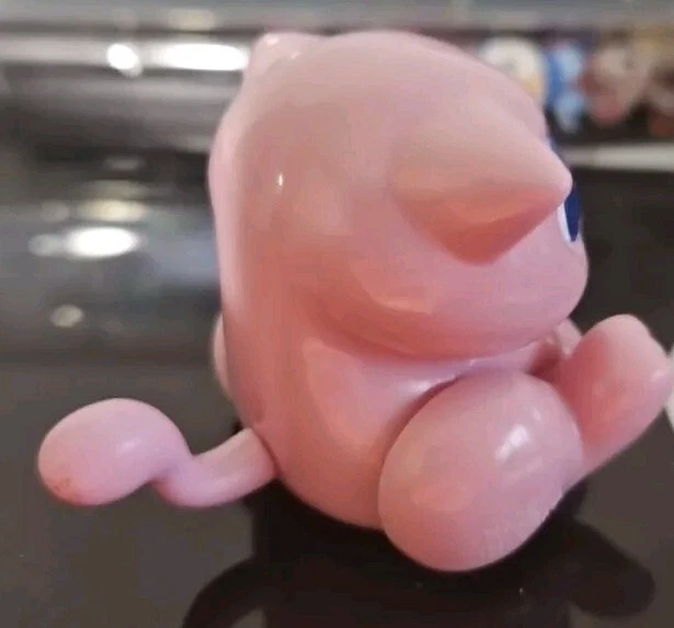 Figura de acción vintage 1998 Pokemon #151 Mew Pull Back juguete auténtico Tomy Hasbro Foto 2 de 3