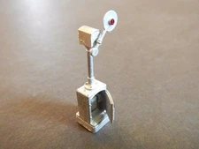 HO Scale Wig Wag Signal Kit for Model Railroad by Showcase Miniatures (2191)