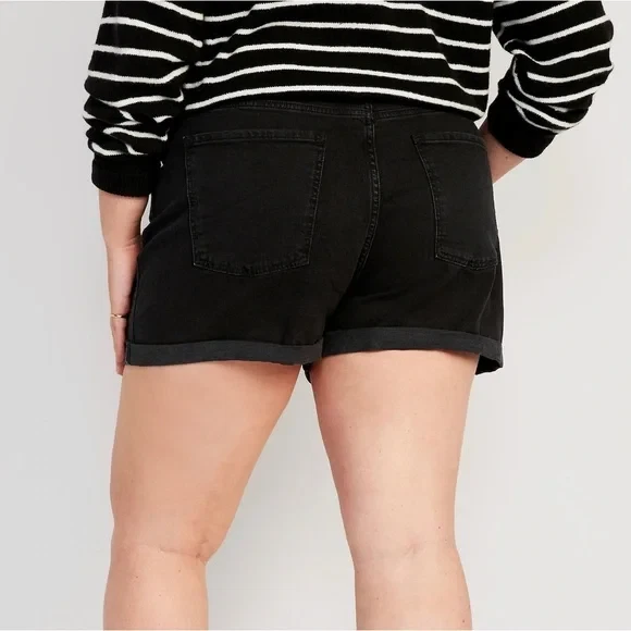 Old Navy Womens Plus Size 18 Mid Rise Boyfriend Cuffed Denim Shorts Black Jack - Image 2 of 4