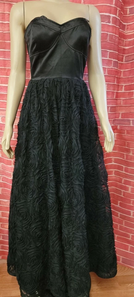 Adrianna Papell, For E Red Carpet, Size 6 Black Rosette Tulle gown Dress #6 - Image 3 of 4