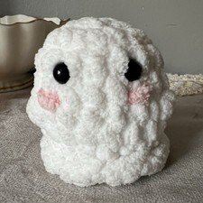 Handmade Crochet Ghost Plush Cute Kawaii White Amigurumi Ghost Decor mini 2.5