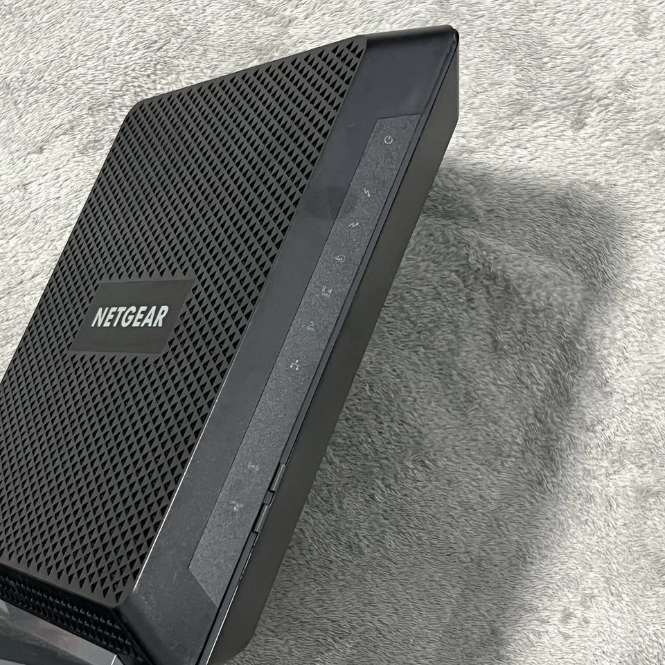 Netgear Nighthawk AC1900 WiFi Cable Modem Router Black C7000v2 DOCSIS 3.0 - Image 4 of 4