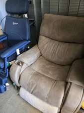 Automatic LIFT Chair Upholstered Recliner Lounge Chair By Pride Mobility