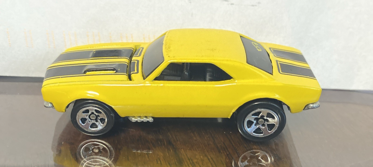 Hot Wheels '67 Camaro Yellow Hood Opens Black Racing Stripes