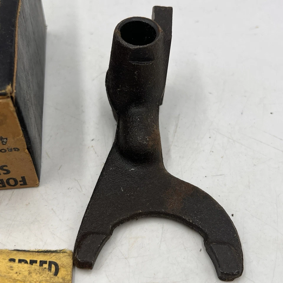 Nuevo de Lote Antiguo Chevrolet 1931-1947 4 velocidades yugo de cambio 590514 Foto 3 de 4