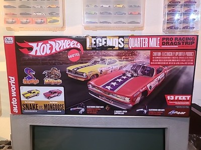 New Sealed Hot Wheels Auto World 13 ft Snake vs Mongoose Drag Set
