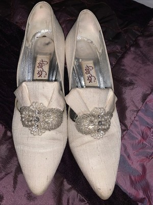 Peter Fox Women's Heels Pumps ivory 8B silk satin dyeable vtg inspired
