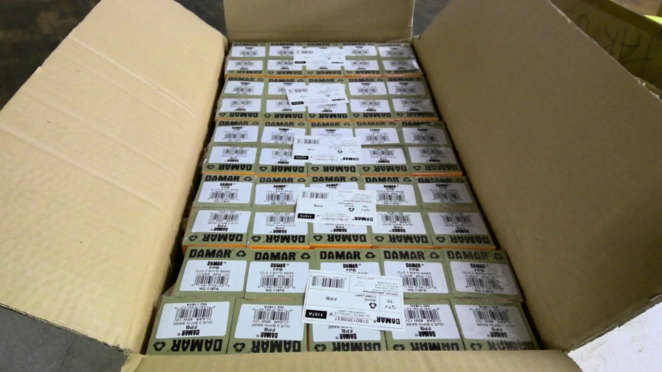 DAMAR 1197A CAJA DE 100 BOMBILLAS HALÓGENAS DE CUARZO TRANSPARENTE INUNDACIÓN MR16 FPB NUEVO EN CAJA Foto 2 de 3