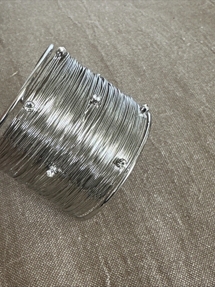 Brazalete de plata ancho de gran tamaño J CREW alambre de diamantes de imitación OFERTA 4 CARIDAD ❤️289x2 Foto 3 de 4