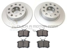 SET 2 DISCHI E PASTIGLIE FRENO POSTERIORI VW JETTA 1.4 TSI 1.6 2.0 TDi (controllare misura 255mm)