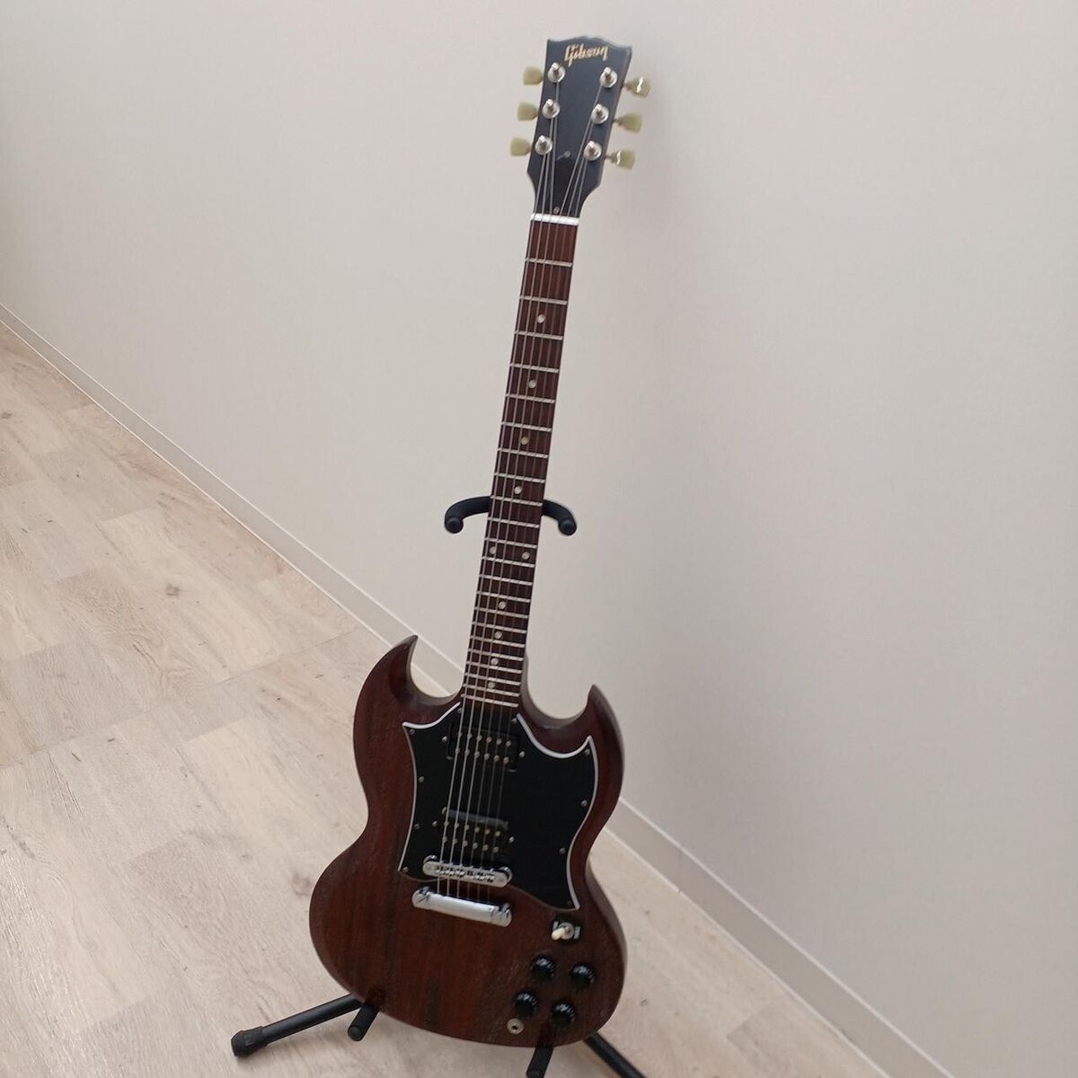 Gibson SG Faded Made in USA 2011 Solid Body Electric Guitar Gibson SG Faded Made in USA 2011 Solid Body Electric Guitar
