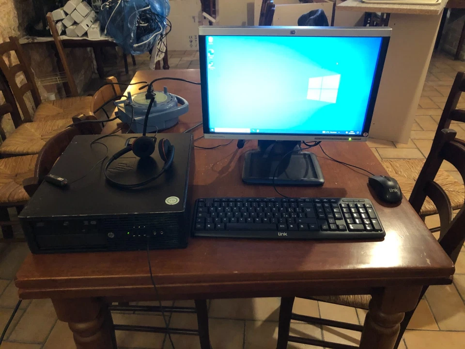 PC fisso completo usato Hp 2 gb di RAM, hard disk 120 gb, ottime condizioni - Immagine 2 di 4