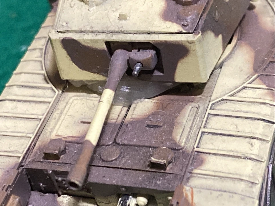 Dragon Armor Churchill Mk III 60569 Tunisia 1943 1:72 DAMAGED READ DESC - Image 3 of 4