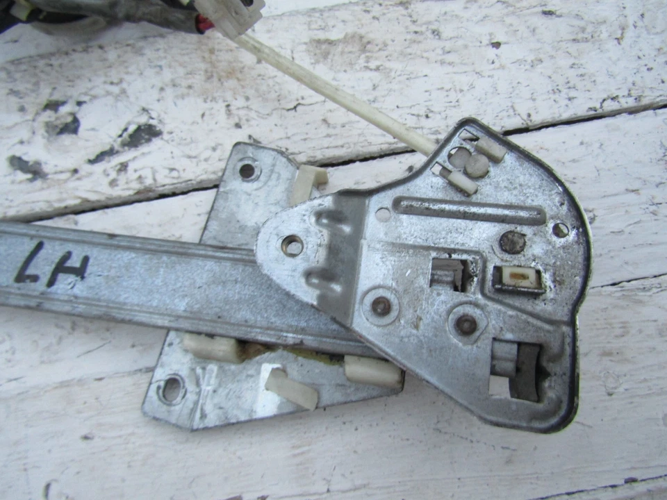 Mazda 323 1998 2 Doors window regulator Front Left side LH 36000-61769 - Image 2 of 4