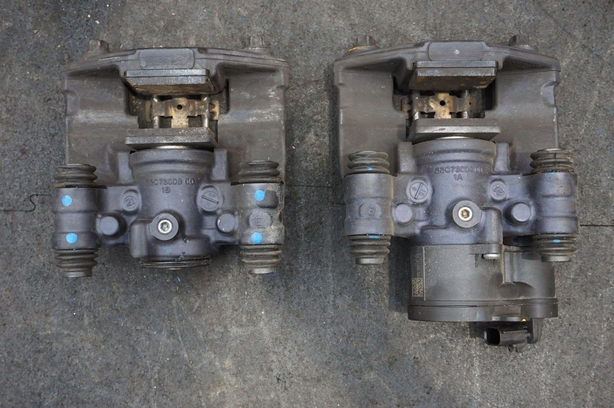 Set Rear Parking Brake Caliper Left Right 84862002 84862009 
