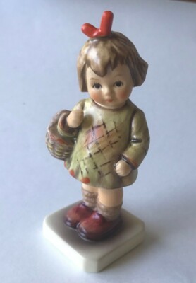 Goebel M.I. HUMMEL Club #479 ''I Brought You a Gift''-stamped 1987-4''-no box