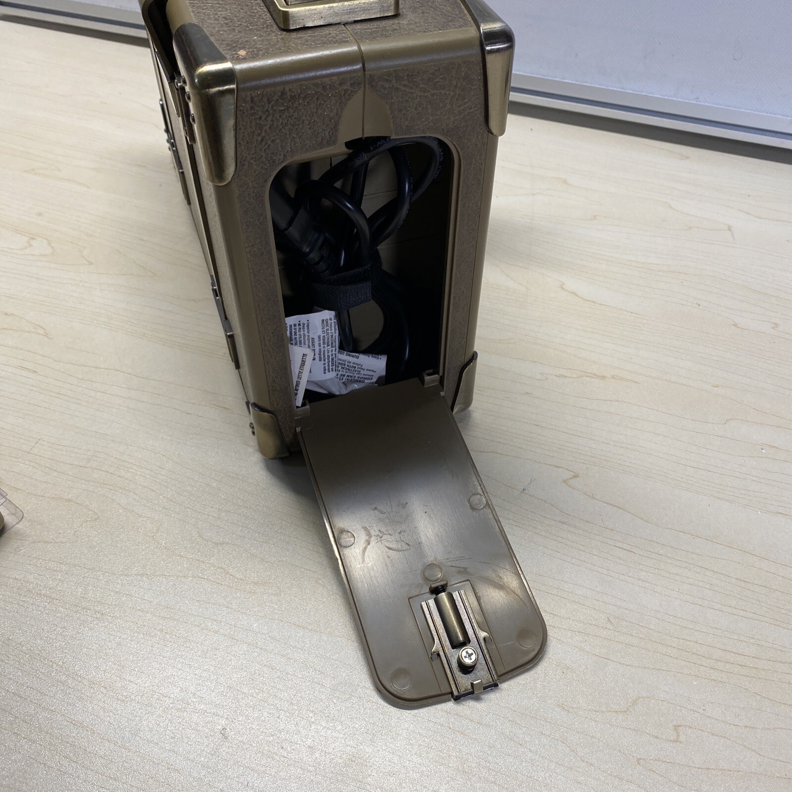 SIZZIX Tim Holtz VAGABOND Suitcase Electric Die Cutting Embossing