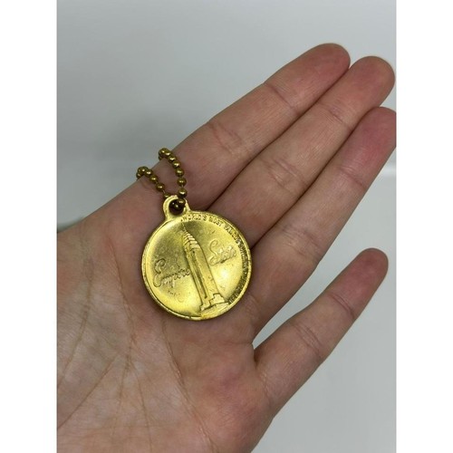 VTG Empire State World's Famous Building Keychain | Gold Tone Medallion Souvenir - 第 5/5 張圖片