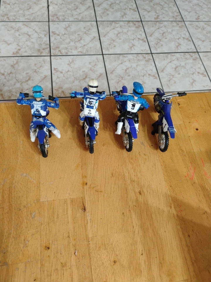 Hot Wheels Moto X Yamaha Lot - Image 2 of 4