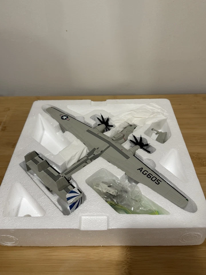 Hobby Master Grumman E-2D Hawkeye 168599 VAW-121 EE. UU. Abraham Lincoln HA4819 1:72 Foto 2 de 4