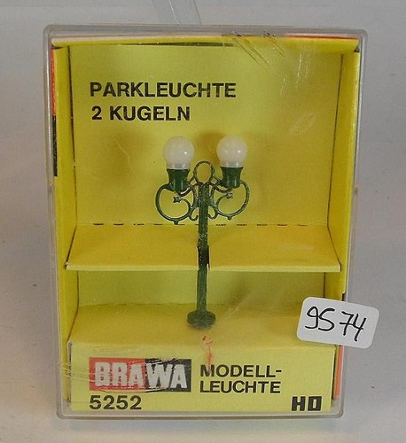 BRAWA escala H0 1/87 n.º 5252 luz de aparcamiento 2 bolas 40 mm de alto embalaje original #9574 | Zustand: Gebraucht