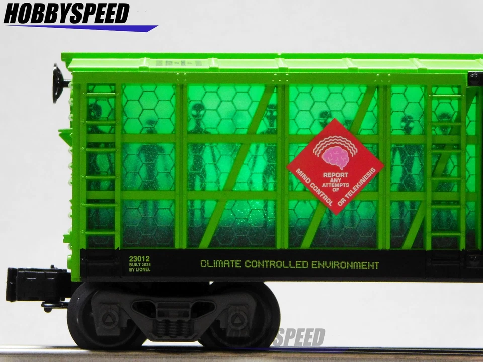 LIONEL AREA 51 DAMAGE CONTROL LIGHTED BOXCAR O GAUGE alien train 2523010-B NEW - Image 3 of 4