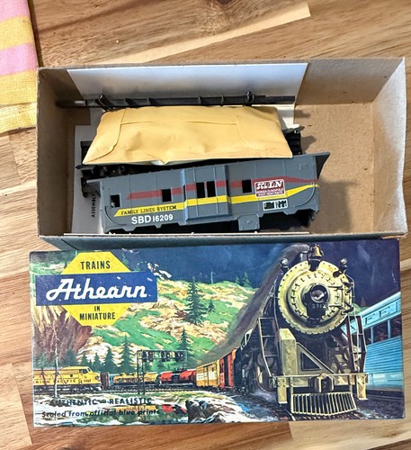 Líneas familiares Athearn escala HO ventana bahía caboose SBD 16209 | Condition: Used
