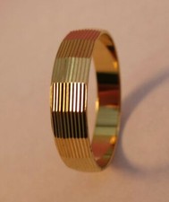 WOMENS 14KT GOLD PLATED 5MM RIDGED LASER CUT WEDDING RING L6 - SIZE 7