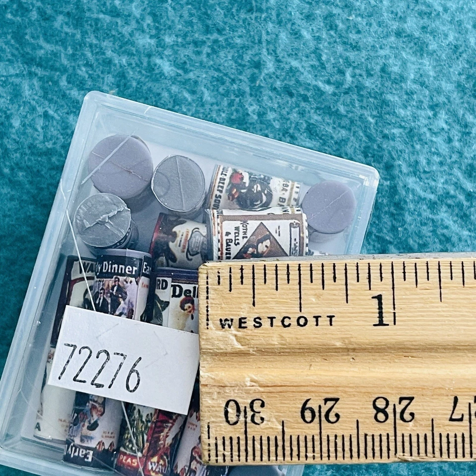 Casa de muñecas tienda general productos enlatados tienda de comestibles de moda antigua plaza de la ciudad Foto 2 de 4