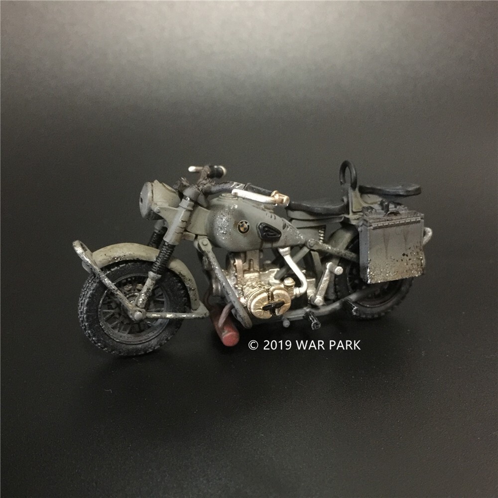 WAR PARK MINIATURES 1:30 WW2 GERMAN KH035 PANZERGRENADIER HAVING A MEAL