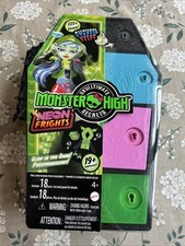 Monster High Skulltimate Secrets Neon Frights Ghoulia Yelps Doll SEALED