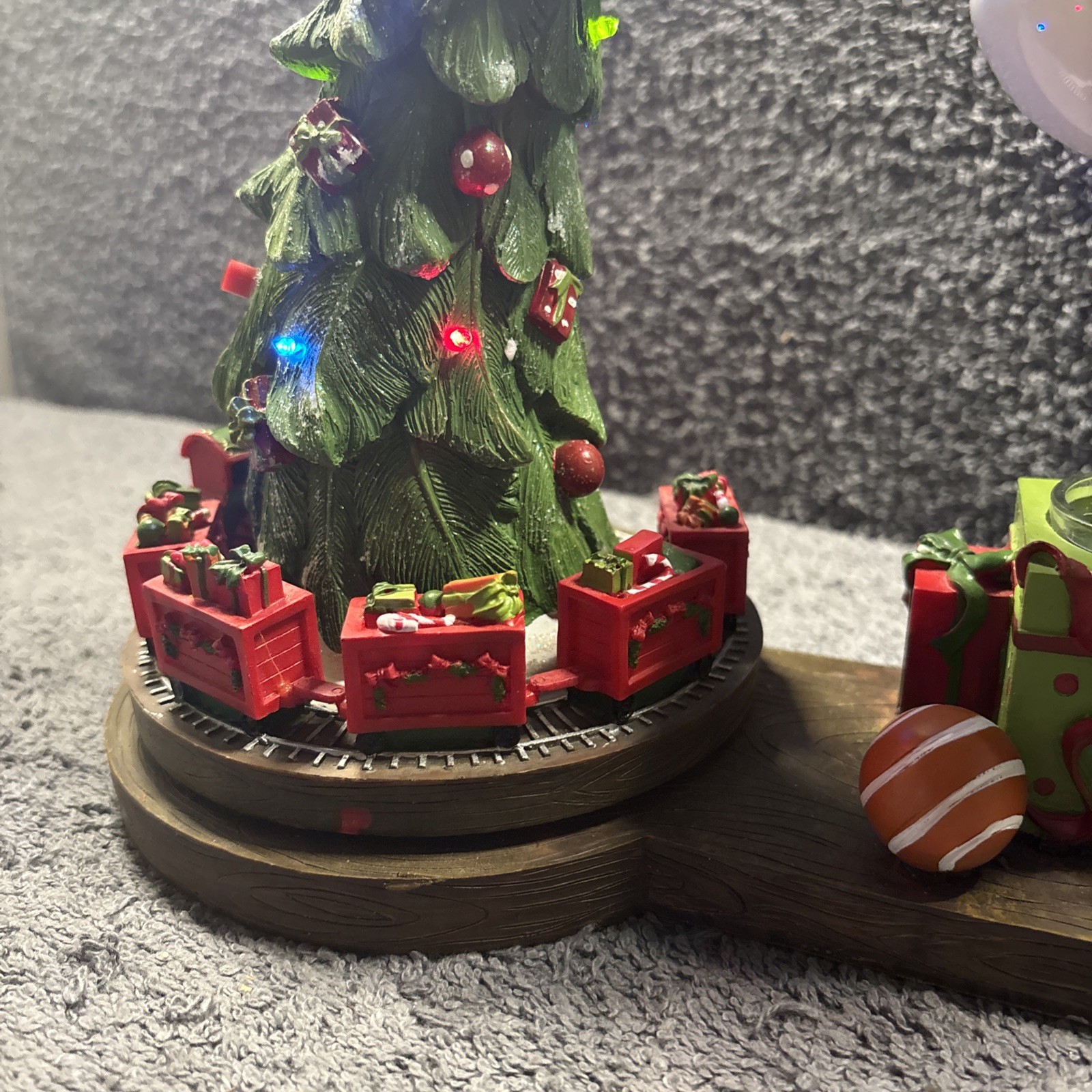 Picture 3 of 24