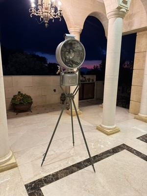 Tilley FL6 Floodlight Lantern – Paraffin Pressure Lamp Projector