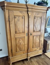 Schöner alter Barockschrank Antiquität gepflegter Schranke Antik