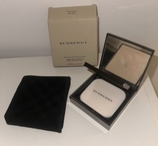 Burberry Sheer Foundation Luminous Compact Foundation - Trench 01 - Discontinued