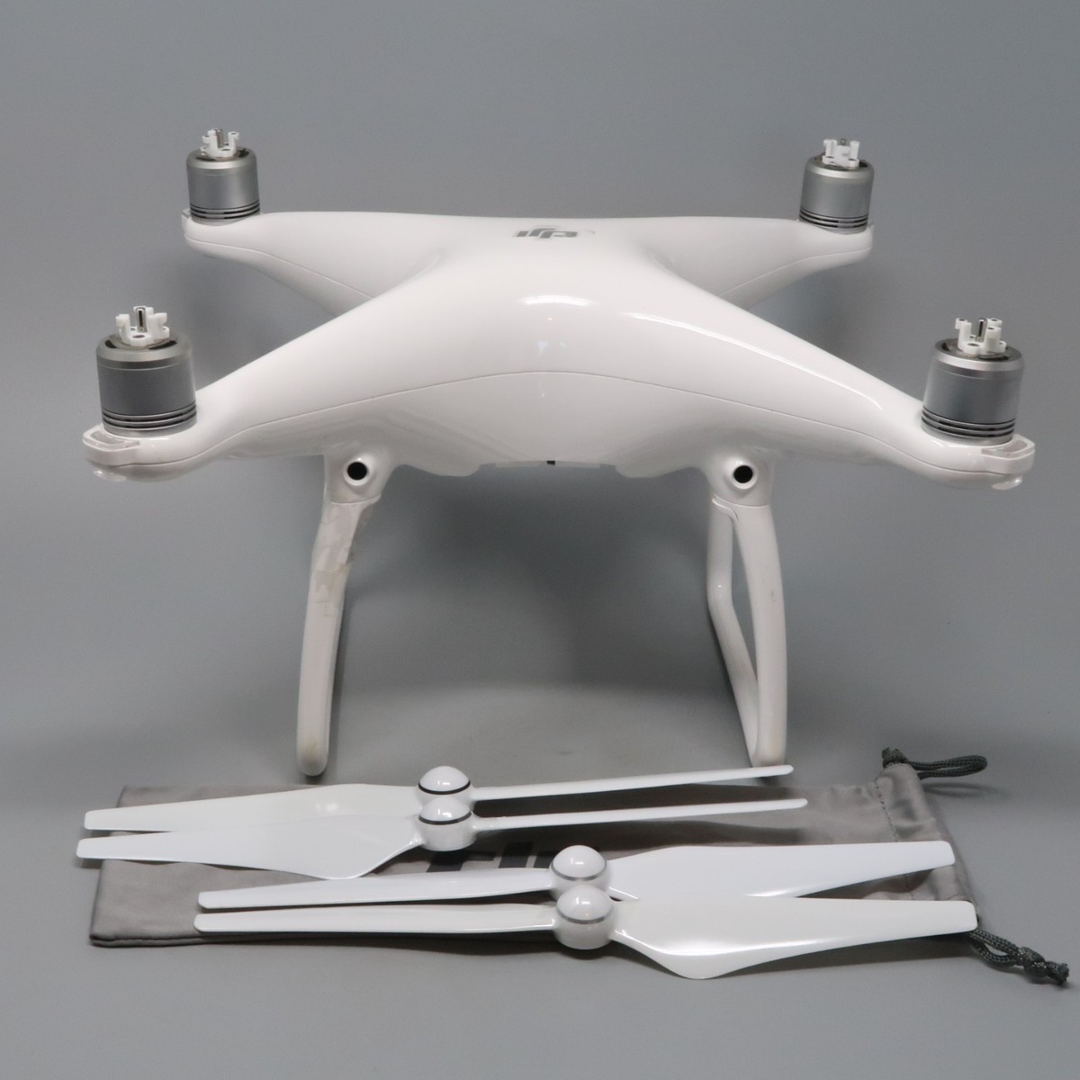 DJI Phantom 4 Quadcopter Drone Only no controller camera battery