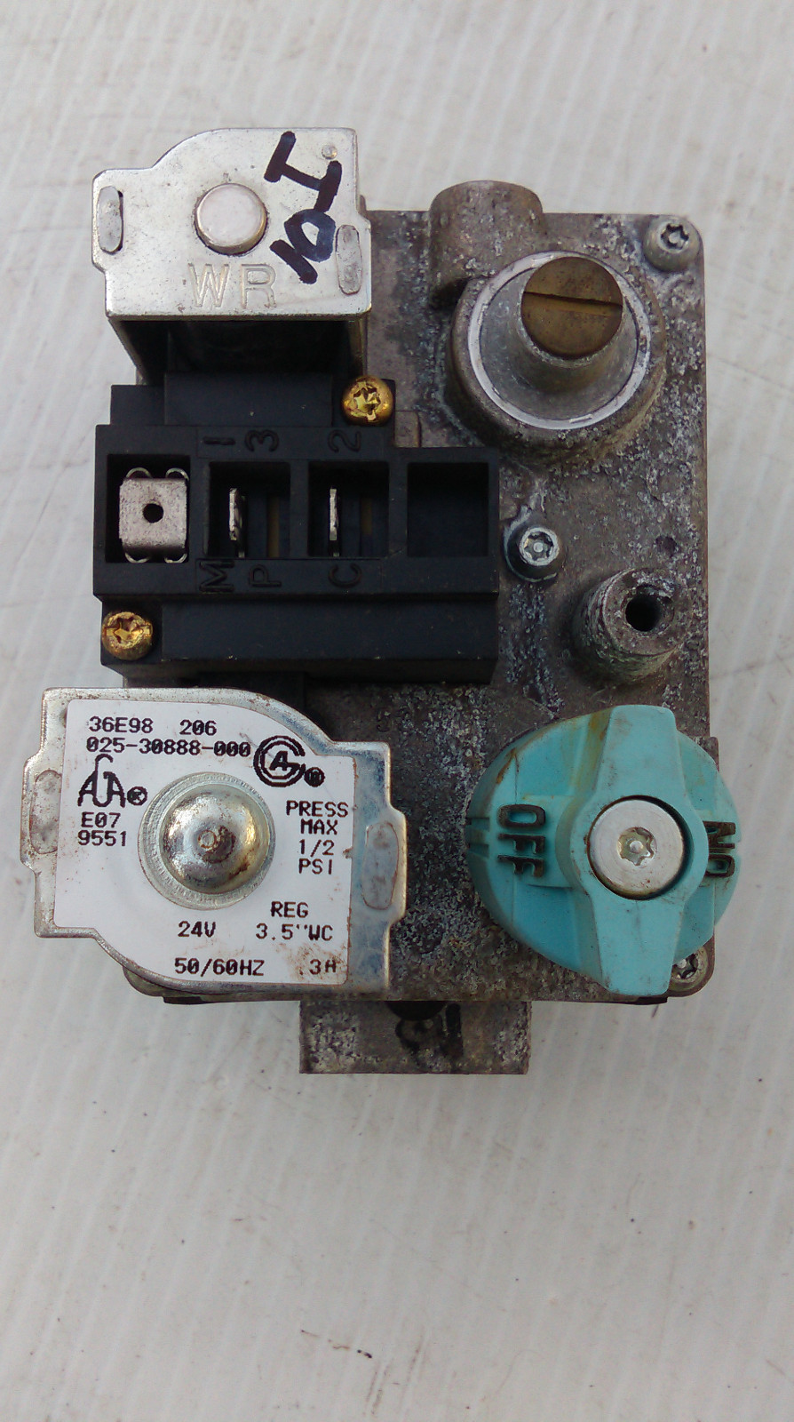Soupape à Gaz White-Rodgers 36E98-203 / Carrier EF32CW192A - Occasion Fonctionnelle