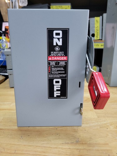 Interrupteur Sectionneur GE THN3321 - 3 Pôles, 30 A, 240 V AC / 250 V DC - Pour Tableau électrique