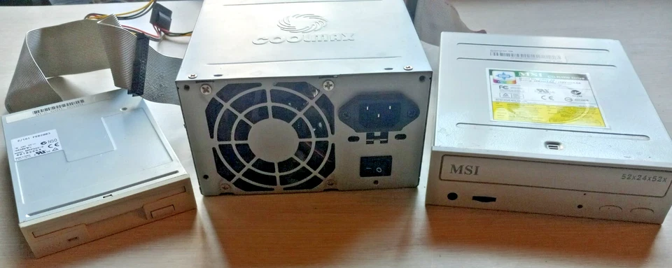 CPU LOT - Sony 3.5" Floppy Drive MPF920-Z, Coolmax V-400, MSI CR52-A2 CD-R/RW - Image 2 of 4