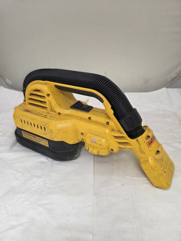 DEWALT DCV517 20V MAX Cordless 1/2 Gallon Wet Dry Vacuum Tool Only Lot 1538